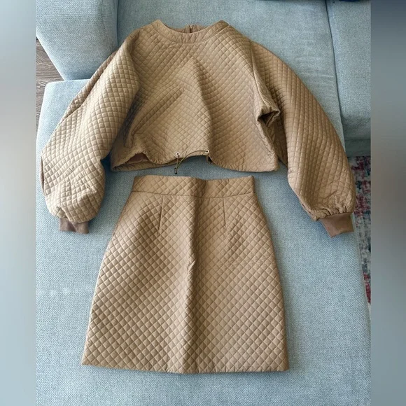 Storets Journey Embossed 2-Piece Set. - Picture 1 of 4